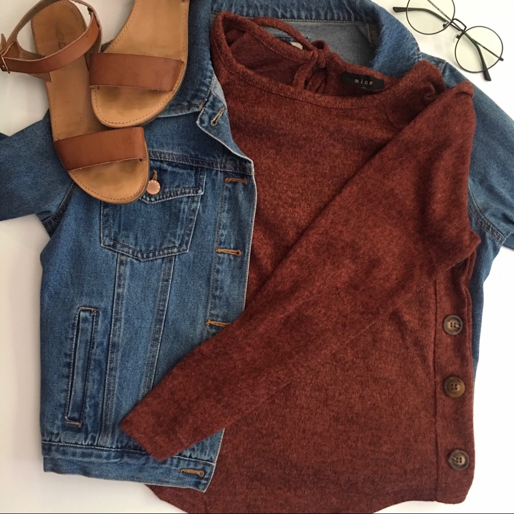 3/$20 Maroon/burgundy/red sweater.